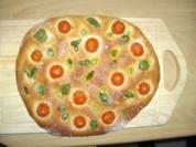 Foccacia mit Cocktailtomaten und Basilikum - Rezept