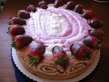 Rezept: Erdbeer- Zitronen Torte Bild Nr. 3 Erdbeer- Zitronen Torte - Rezept - Bild Nr. 3