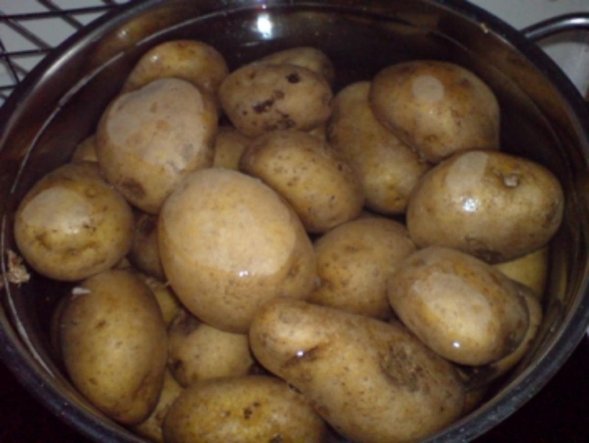 Bratwurstspießchen mit Bratkartoffeln - Rezept - Bild Nr. 6