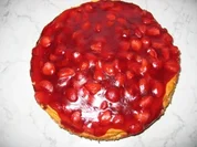 Käsekuchen mit Erdbeerspiegel - Rezept