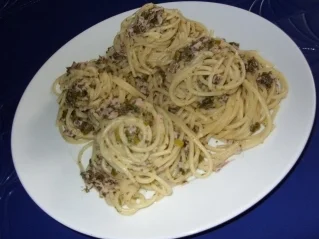 Spaghettinester mit grüner Schinkensoße - Rezept