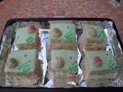 Ein Traum in grün - cremige Biskuitschnitten - Rezept