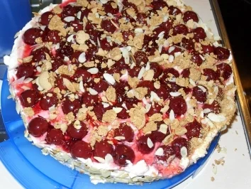 Amaretto-KIrsch-Torte - Rezept