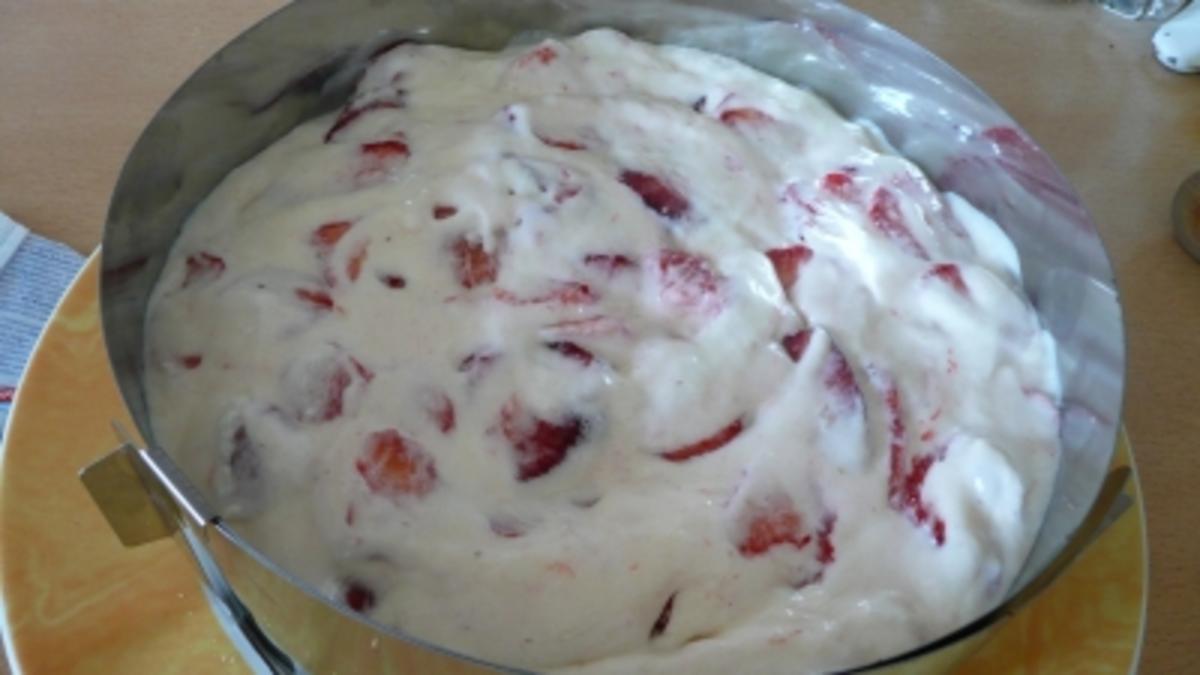 weltbeste Erdbeer-Marzipan-Joghurt-Torte - Rezept - Bild Nr. 12