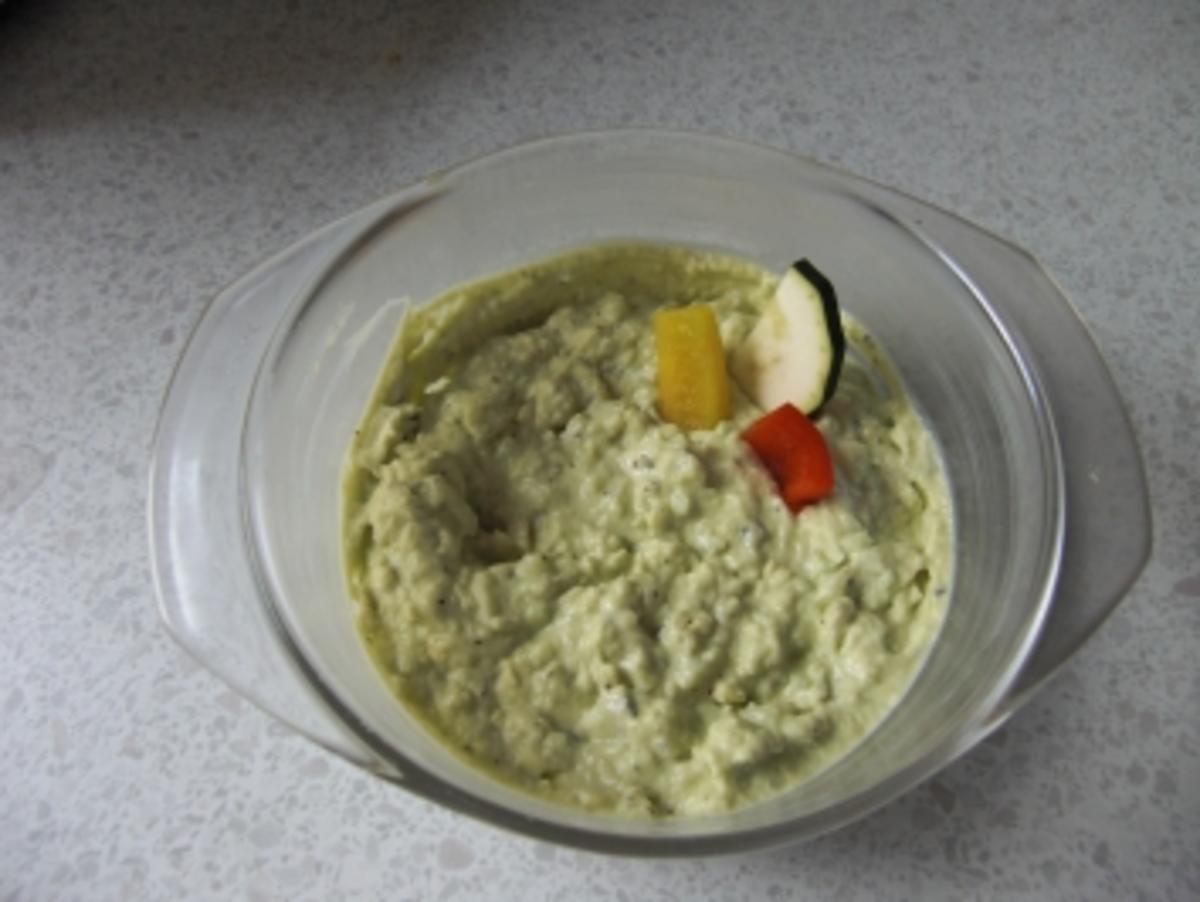 Avocadocreme Eine sehr leckere Creme für gegrilltes, für Rohkost wie
Karotten, Paprika und Radieschen und schmeckt lecker zu Chips ;-) -
Rezept von Black-Mayday