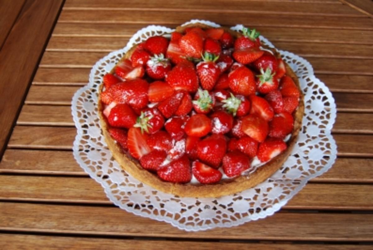 Bilder für Kuchen/Gebäck ~ Sommerliche Erdbeertorte - Rezept