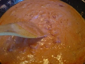 Hähnchenschenkel mit einer Rocotta-Tomaten-Basilikum-Sauce - Rezept - Bild Nr. 4