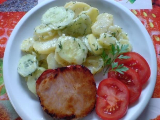 Kartoffel-Gurken-Salat mit Dill - Rezept - kochbar.de