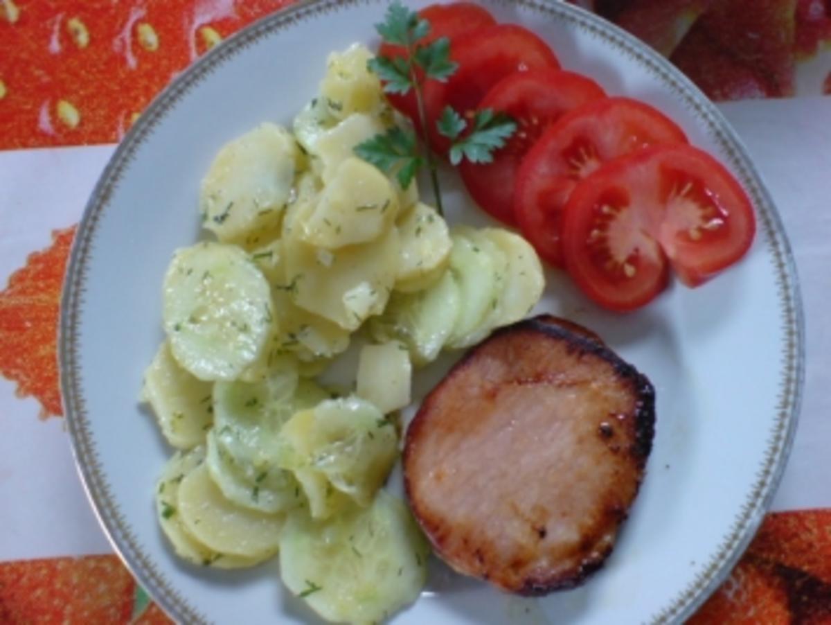 Kartoffel-Gurken-Salat mit Dill - Rezept