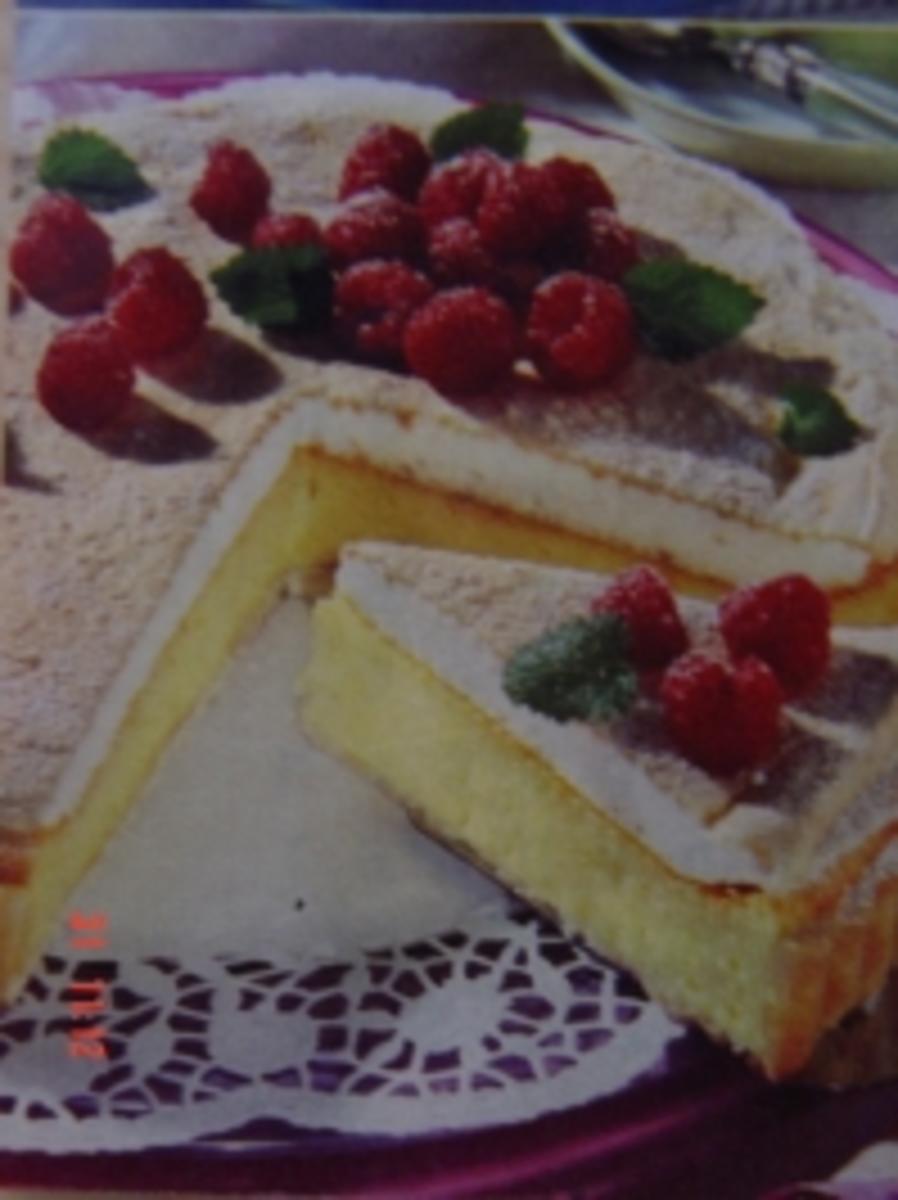 Luftige Vanille-Jogurt-Tarte mit Himbeeren - Rezept - kochbar.de