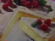 Luftige Vanille-Jogurt-Tarte mit Himbeeren - Rezept