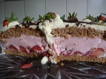 Rezept: Torte: Erdbeer-Wein-Torte Bild Nr. 2 Torte: Erdbeer-Wein-Torte - Rezept - Bild Nr. 2