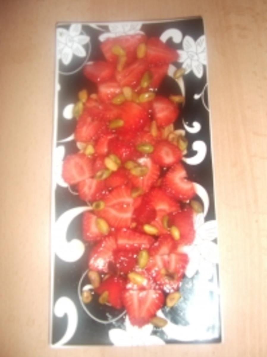 Erdbeersalat mit Krbiskernöl - Rezept mit Bild - kochbar.de