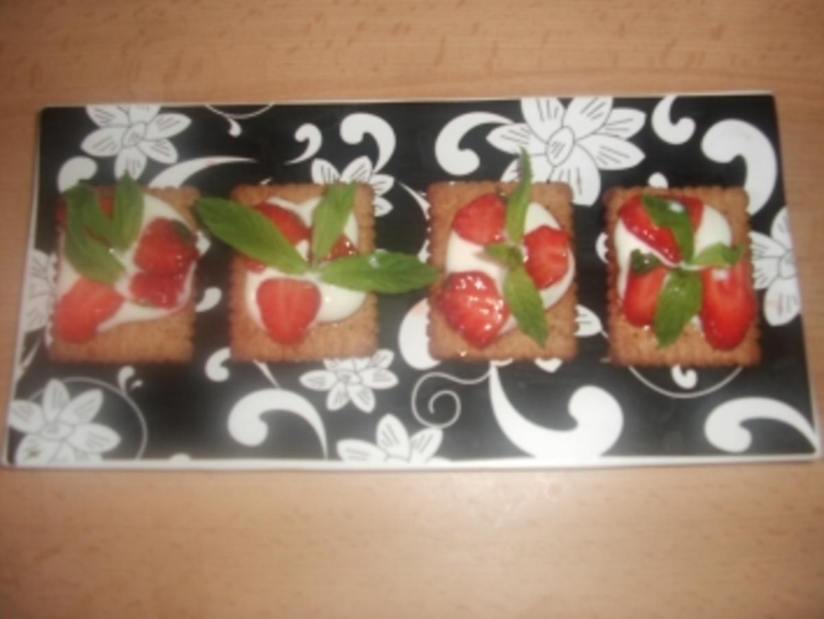 Bilder für Honigerdbeeren auf Limettenquark-Leibnitz - Rezept