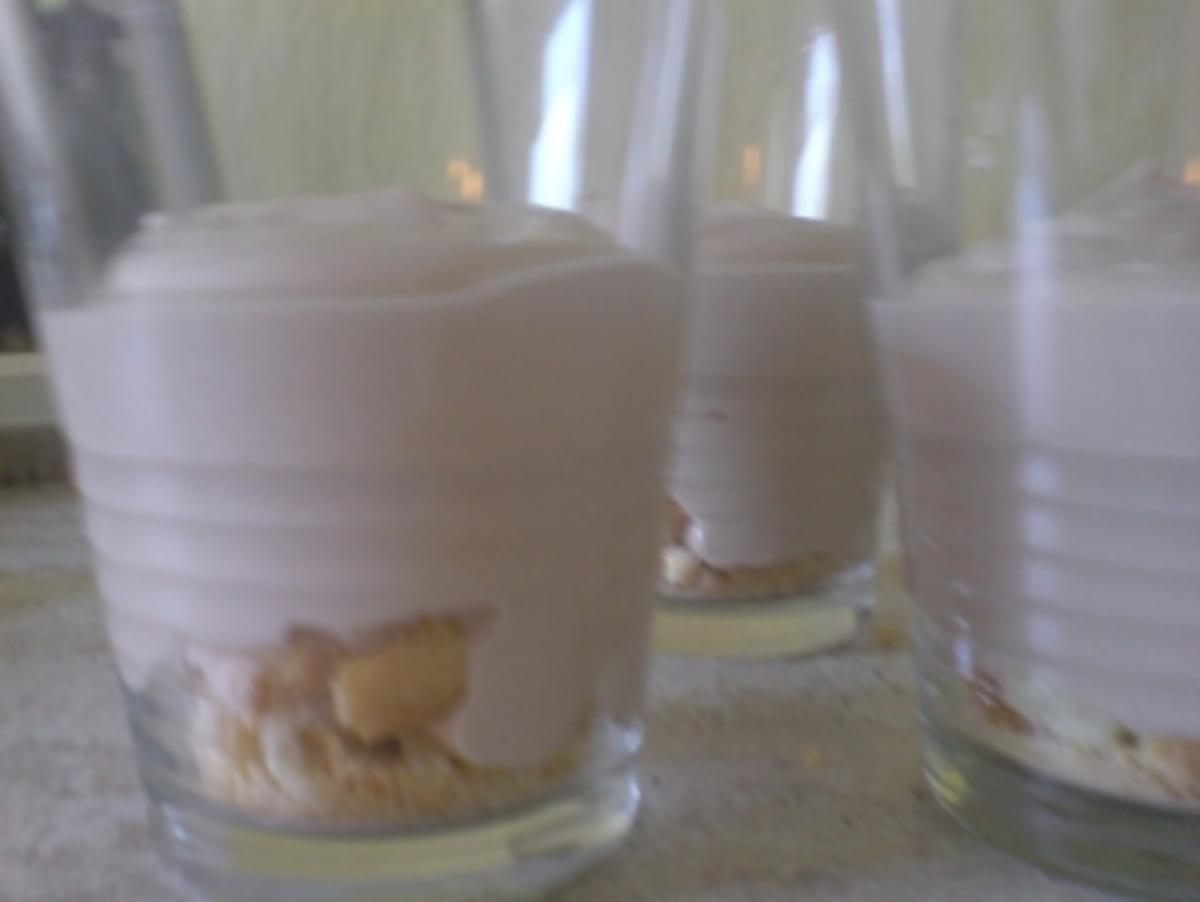 Yogurette-Creme mit Erdbeermus - Rezept - Bild Nr. 7