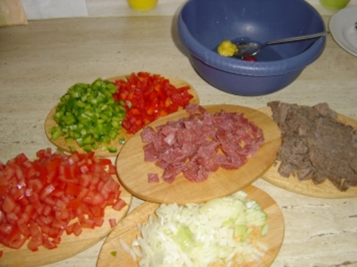 Rindfleischsalat mit Rind Bratenfleisch (ma) frisch gegart und ...