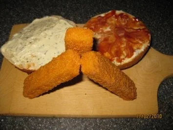 Fischstäbchenbrötchen, typisch Junggesellenessen... - Rezept - Bild Nr. 2