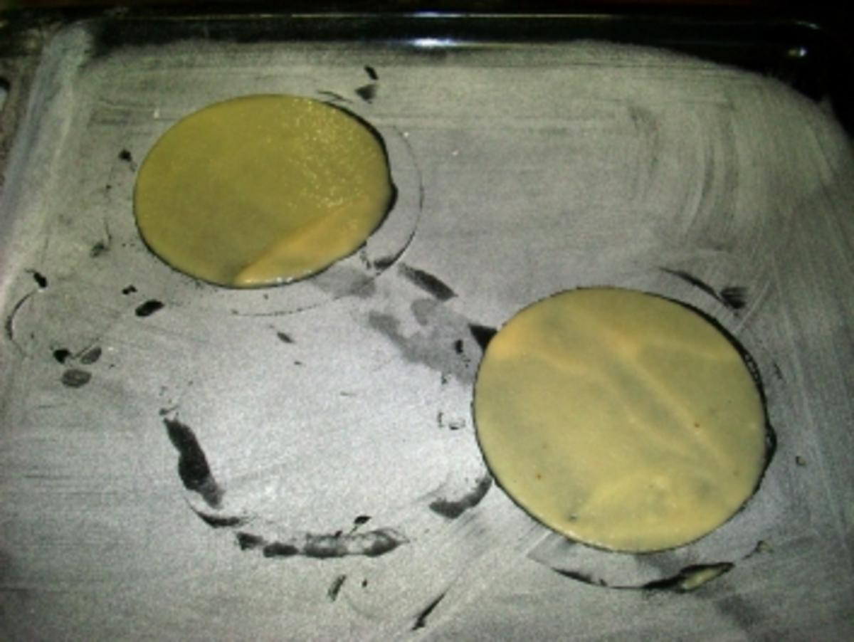 Vanilleeis in einer Hippeschale an Rotweinschaum - Rezept - Bild Nr. 2