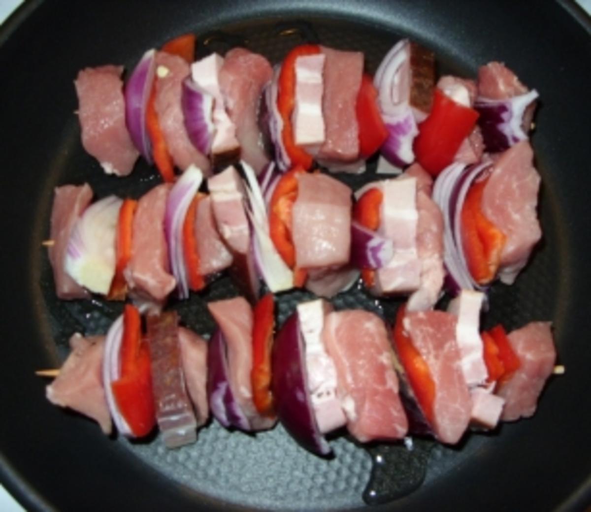 Schaschlik-Spieße mit Tomatensoße - Rezept - Bild Nr. 2