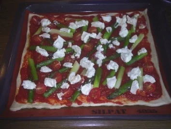 Rezept: Pizza - Spargelfladen Bild Nr. 3 Pizza - Spargelfladen - Rezept - Bild Nr. 3