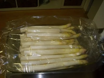 Schweinefiletröllchen gefüllt mit Senf-Tomantenmark und blanchierten Lauch an Balsamicojus - Rezept - Bild Nr. 2