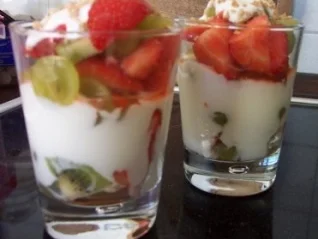 Joghurt-Obst-Mix im Glas - Rezept - Bild Nr. 2
