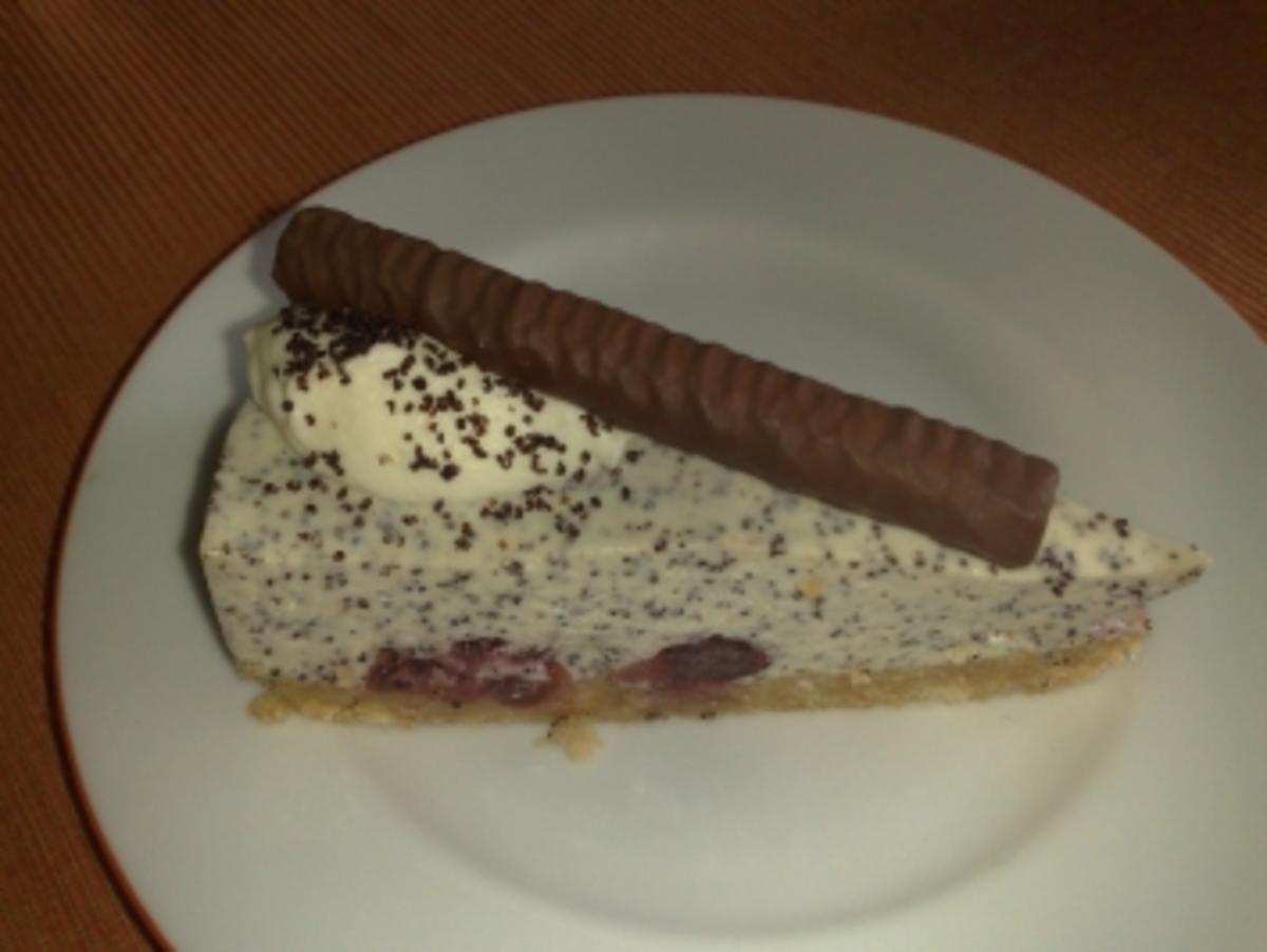 Bilder für Frischkäsetorte mit Mohn und Kirschen - Rezept