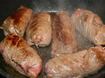 Rezept: Rinderrouladen nach Hausfrauenart Bild Nr. 6 Rinderrouladen nach Hausfrauenart - Rezept - Bild Nr. 6