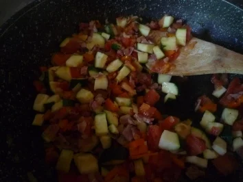 Rezept: Pfannkuchenröllchen Bild Nr. 4 Pfannkuchenröllchen - Rezept - Bild Nr. 4