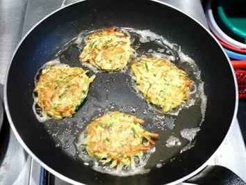 Zucchini-Karoffelrösti - Rezept