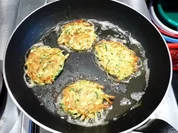 Zucchini-Karoffelrösti - Rezept
