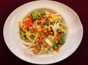 Rezept: Asiatischer Gemüsesalat mit Sojasprossen (Hansi Kraus) Asiatischer Gemüsesalat mit Sojasprossen (Hansi Kraus) - Rezept