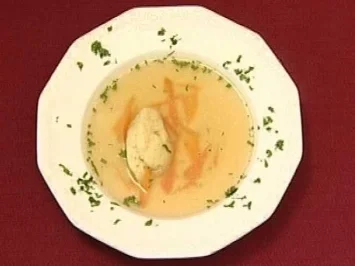 Rezept: Gemüseconsomé mit Griesnockerl (Ernst Hannawald) Gemüseconsomé mit Griesnockerl (Ernst Hannawald) - Rezept