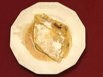 Flambierte Eierpfannkuchen gefüllt mit Topfen und Nussnougatcreme (Ernst Hannawald) - Rezept