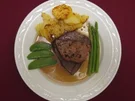 Filet Rossini mit Kartoffeln und Zuckerschoten - Rezept