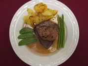 Rezept: Filet Rossini mit Kartoffeln und Zuckerschoten Filet Rossini mit Kartoffeln und Zuckerschoten - Rezept