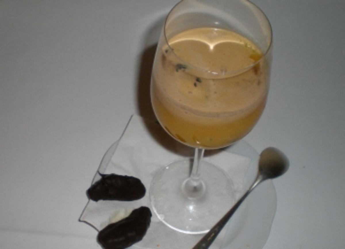Lakritzeis mit Schoko-Orangen und frischem Orangensaft - Rezept