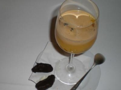 Lakritzeis mit Schoko-Orangen und frischem Orangensaft - Rezept