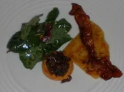 Haggistörtchen mit roter Zwiebelmarmelade und Kartoffelbrot - Rezept