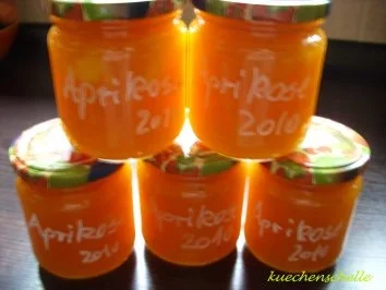 Konfitüre & Co :   Aprikose mit Mandellikör - Rezept