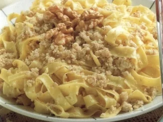 erster gang tagliatelle con pesto di noci - Rezept