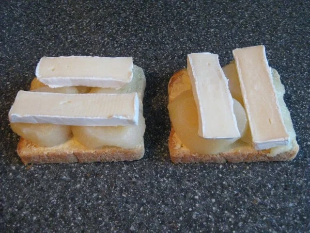 Rezept: Überbackene Baguette,Camembert,Birne, Rosmarin, Variante 2 Bild Nr. 2 Überbackene Baguette,Camembert,Birne, Rosmarin, Variante 2 - Rezept - Bild Nr. 2