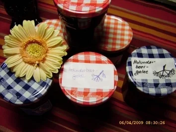 Rezept: Holunderbeer - Gelee Bild Nr. 2 Holunderbeer - Gelee - Rezept - Bild Nr. 2