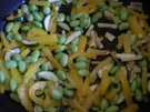 Zucchini-Paprikagemüse mit Sojabohnen - Rezept