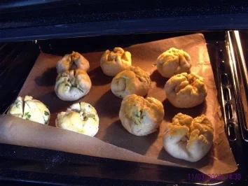 Rezept: Kräuter-Speckbrötchen Bild Nr. 6 Kräuter-Speckbrötchen - Rezept - Bild Nr. 6