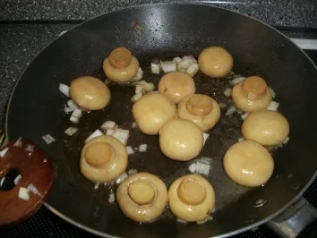 CHAMPIGNONS in Schinkenrahm - Rezept - Bild Nr. 2