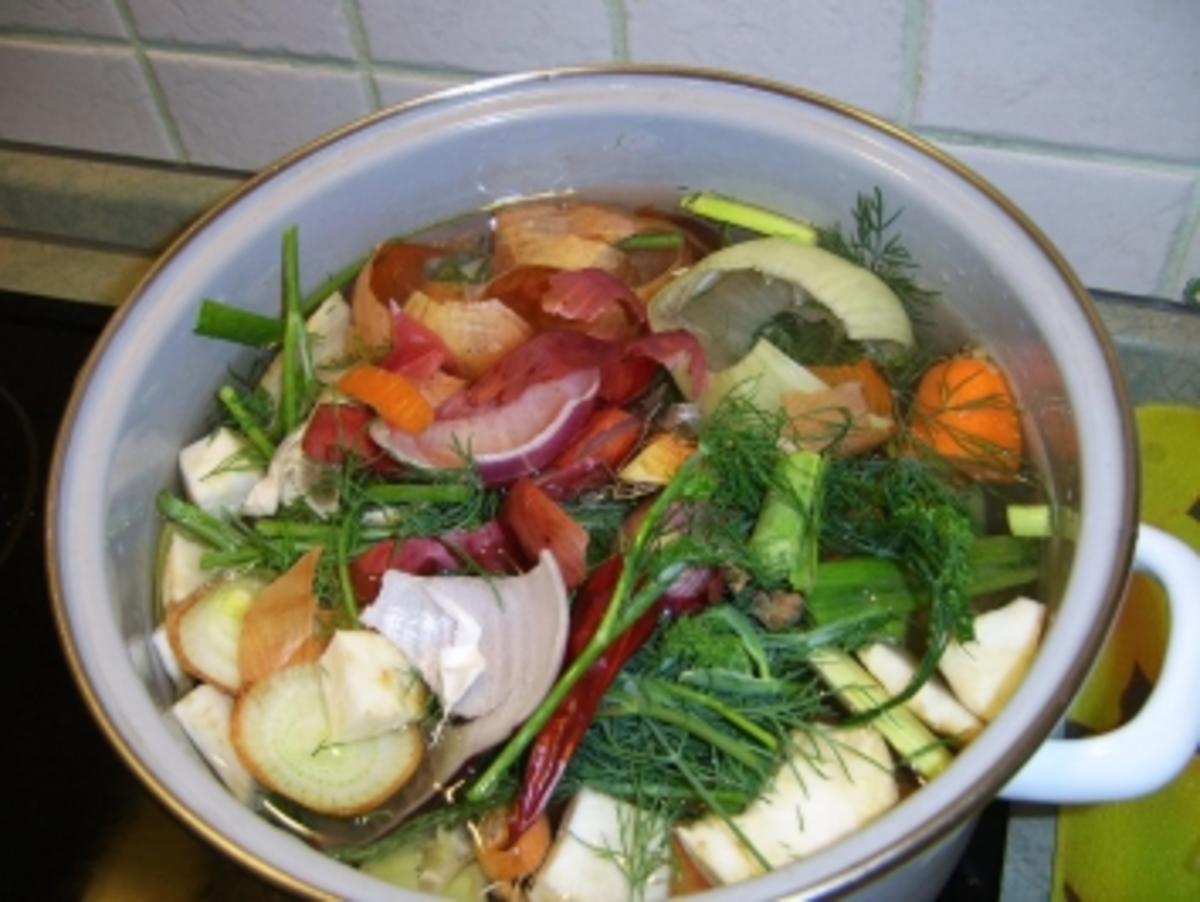 Karottensuppe an Geflügel-Dill-Brühe - Rezept - Bild Nr. 3