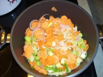 Karottensuppe an Geflügel-Dill-Brühe - Rezept - Bild Nr. 4