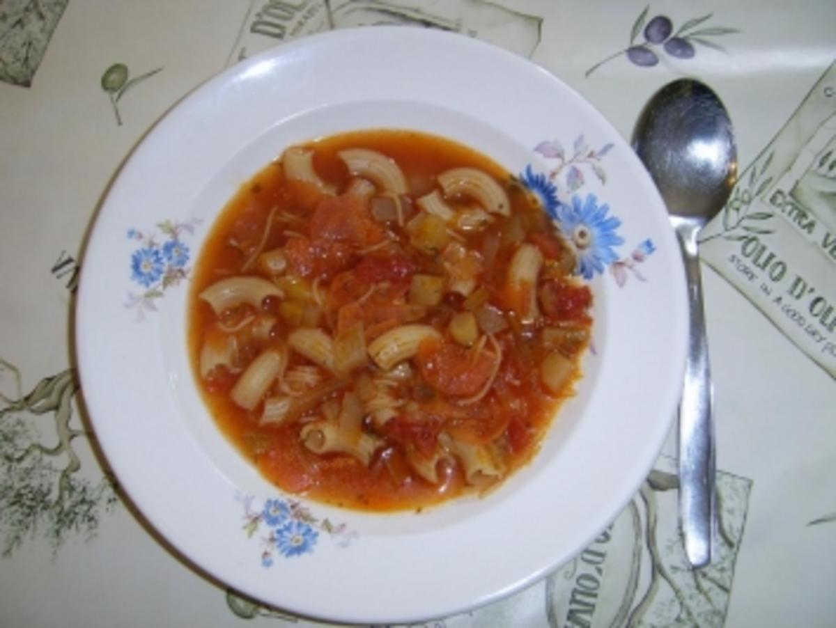 Karottensuppe an Geflügel-Dill-Brühe - Rezept