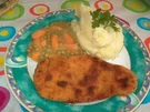 Rezept: Hähnchenschnitzel mit Kartoffelpüree an Erbsen und Möhrchen Hähnchenschnitzel mit Kartoffelpüree an Erbsen und Möhrchen - Rezept